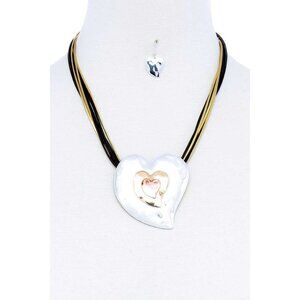 Fashion Triple Heart Pendant Necklace And Earring Set